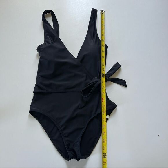 Summersalt The Perfect Wrap One-Piece 4 - Picture 9 of 16